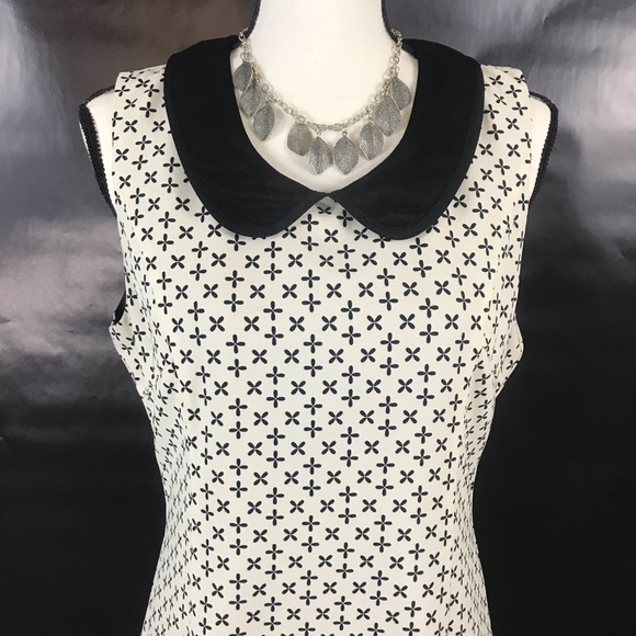 Esley White Dress with Flower Print - Picture 2 of 8